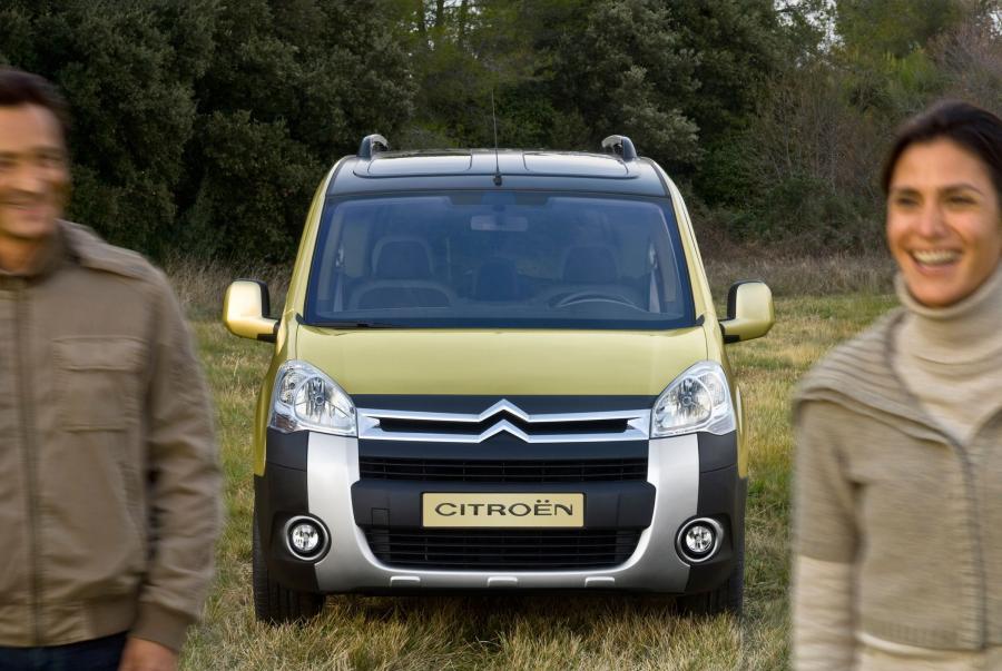  Citroen Berlingo 2009 года  (фото 55 из 72)